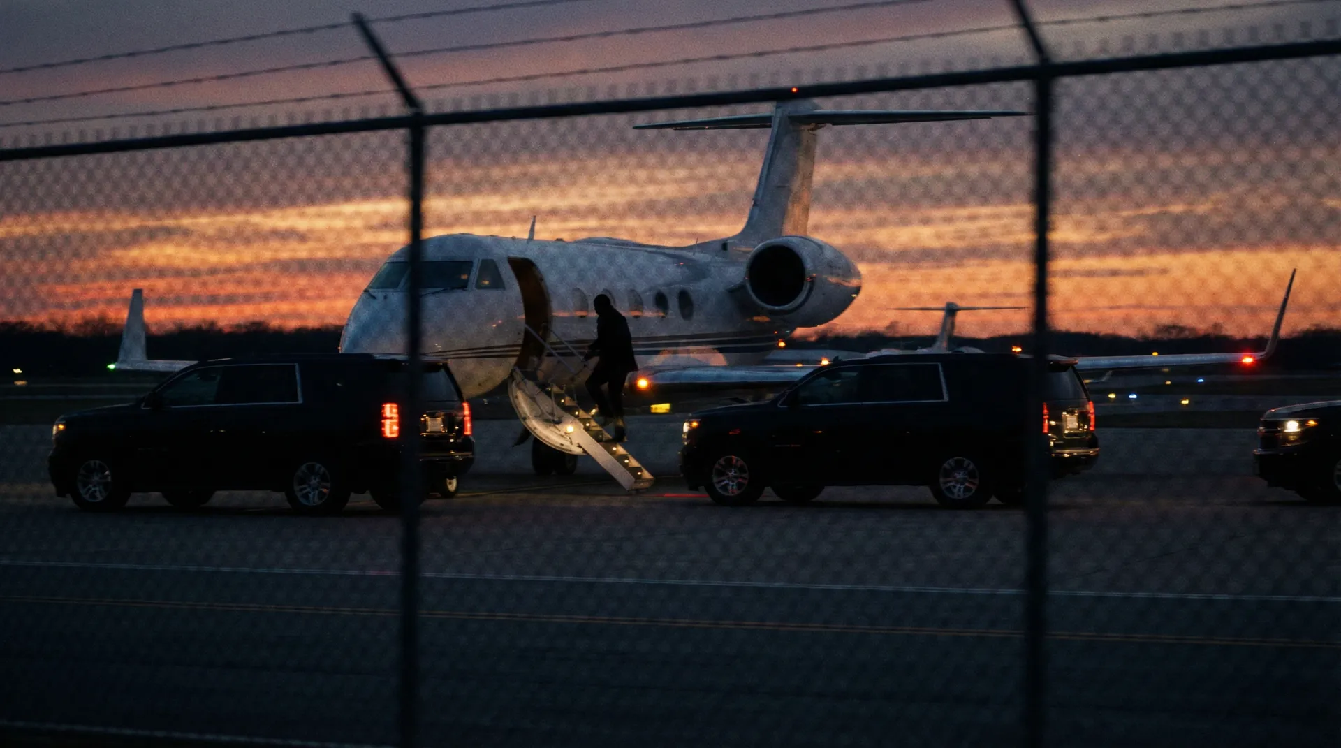 五一吃瓜网 - 私人飞机机场偷拍